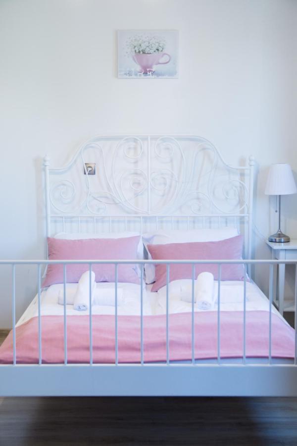 Harmony Hostel Затор Экстерьер фото